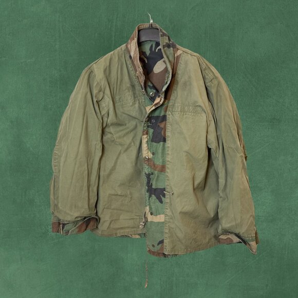 U.S. Army M-65 Cold Weather Field Coat & Hood w/ Woodland Camo Pattern (Large) - Picture 16 of 16